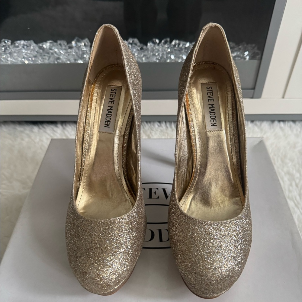 Steve Madden Gold Glitter Heels